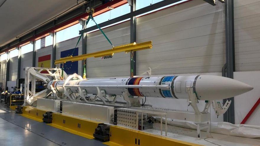 El primer cohete espacial español se pone a punto en el Aeropuerto de Teruel