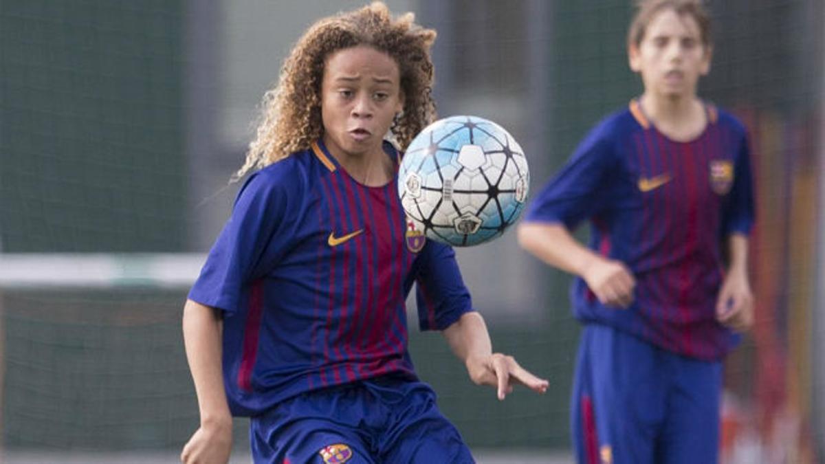 Así juega Xavi Simons, la mediática promesa que abandonará el Barça este verano