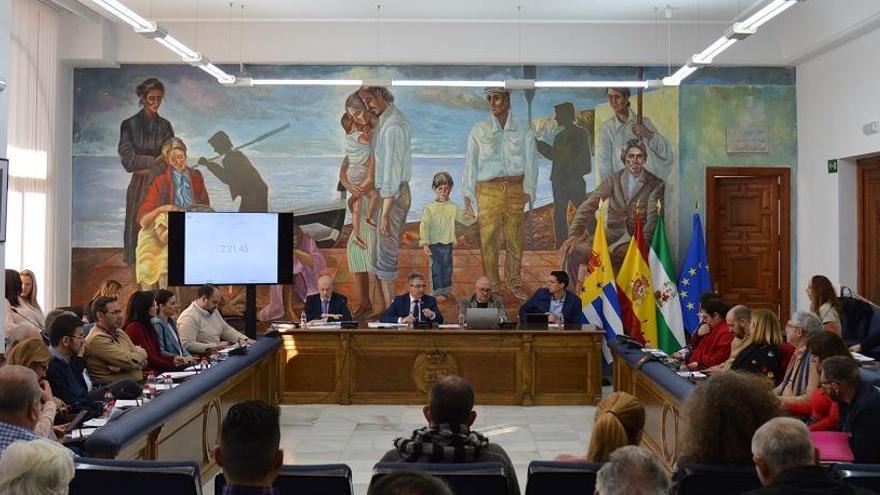 Una imagen panorámica de la sesión plenaria celebrada ayer en Rincón de la Victoria.