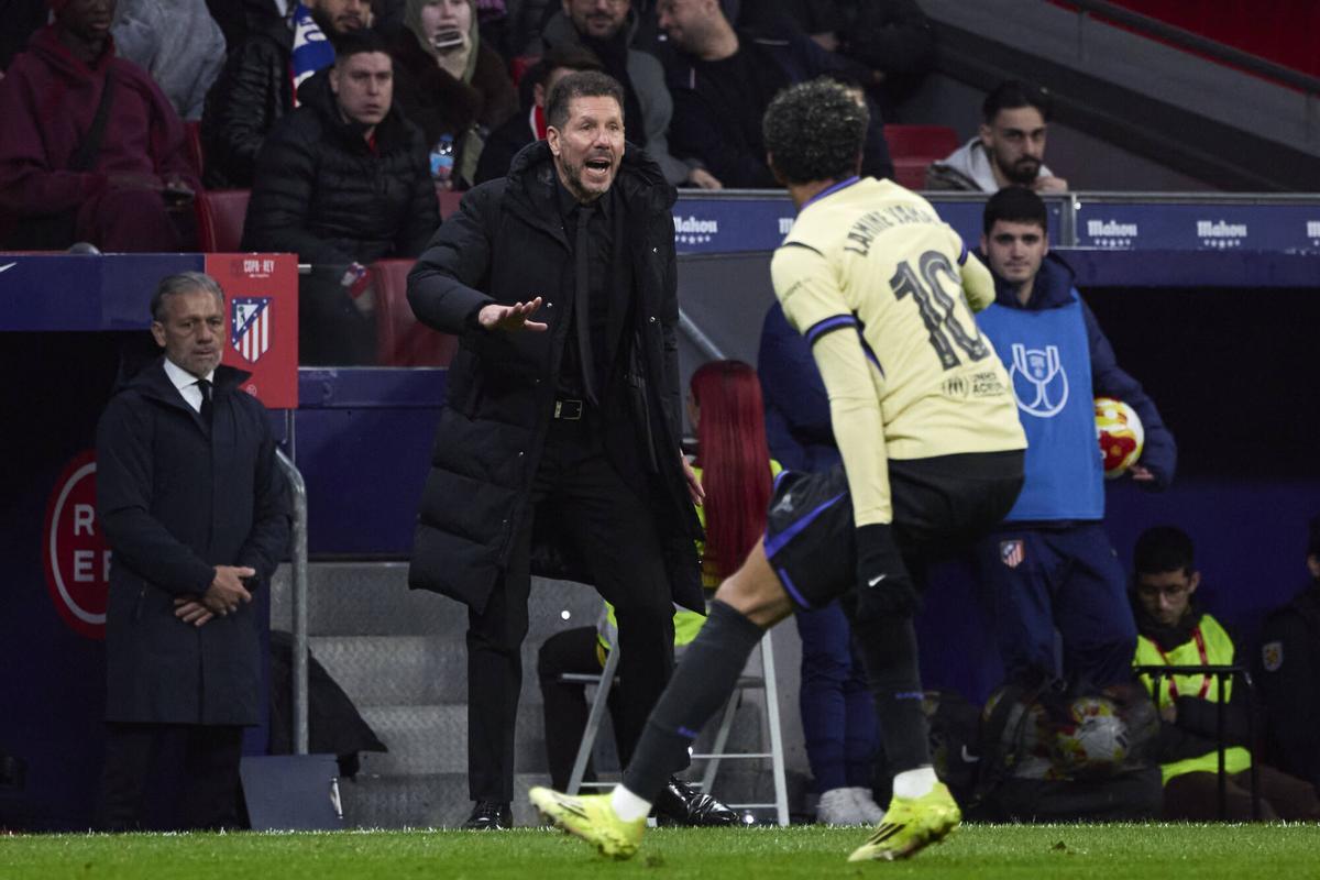 Diego Simeone y Lamine Yamal, frente a frente.