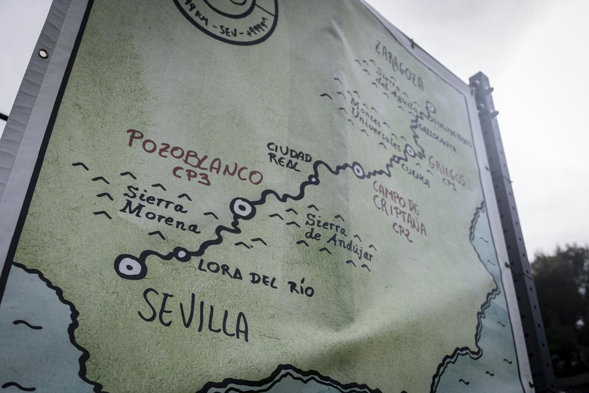 ENTREGA DE DORSALES PARA LA 'NORTE A SUR' QUE RECORRE DESDE ZARAGOZA A SEVILLA SIN ASISTENCIA