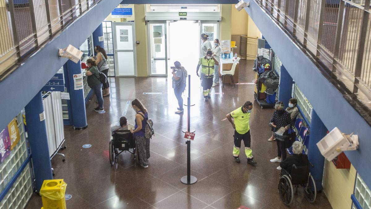 Los centros de salud de Alicante cerrarán por las tardes este verano