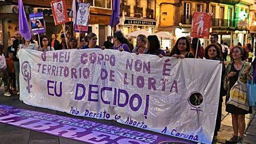 Concentración a favor del aborto en A Coruña.