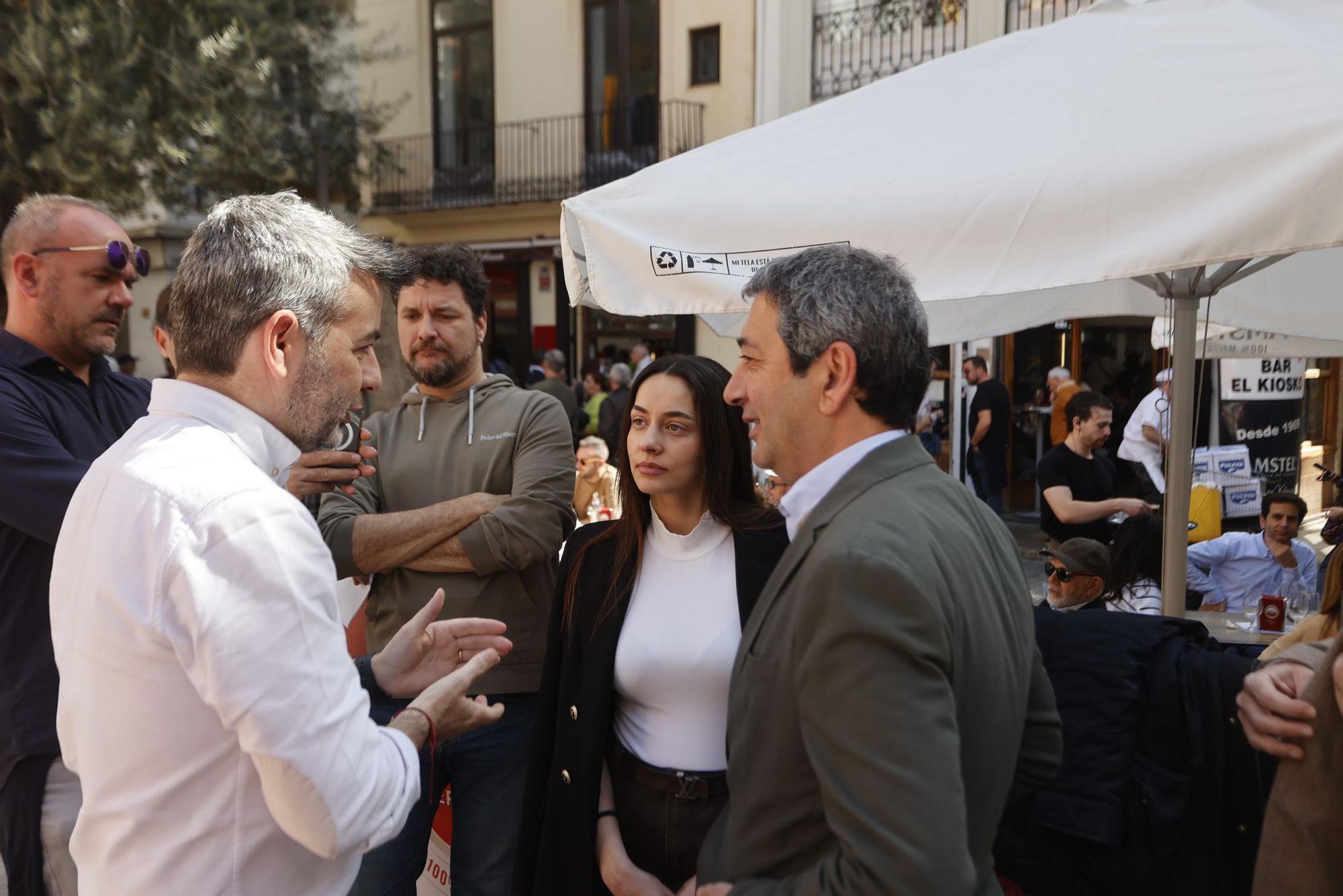 Nerea Martí y Marta García, en la plantà de la Falla del Circuit