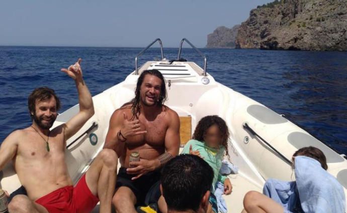 Jason Momoa, Khal Drogo en 'Juego de Tronos', de escalada en Mallorca. El también protagonista de 'Aquaman' dejó ver por la isla acompañado por el deportista Chris Sharma.