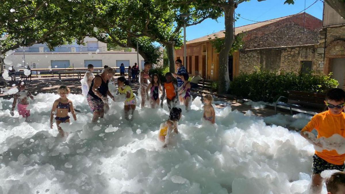 L’acció solidària a la plaça de Sant Climent Sescebes