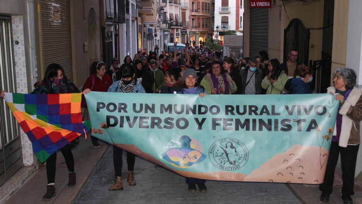 La manifestación ha contado con una participación de unos 300 asistentes.