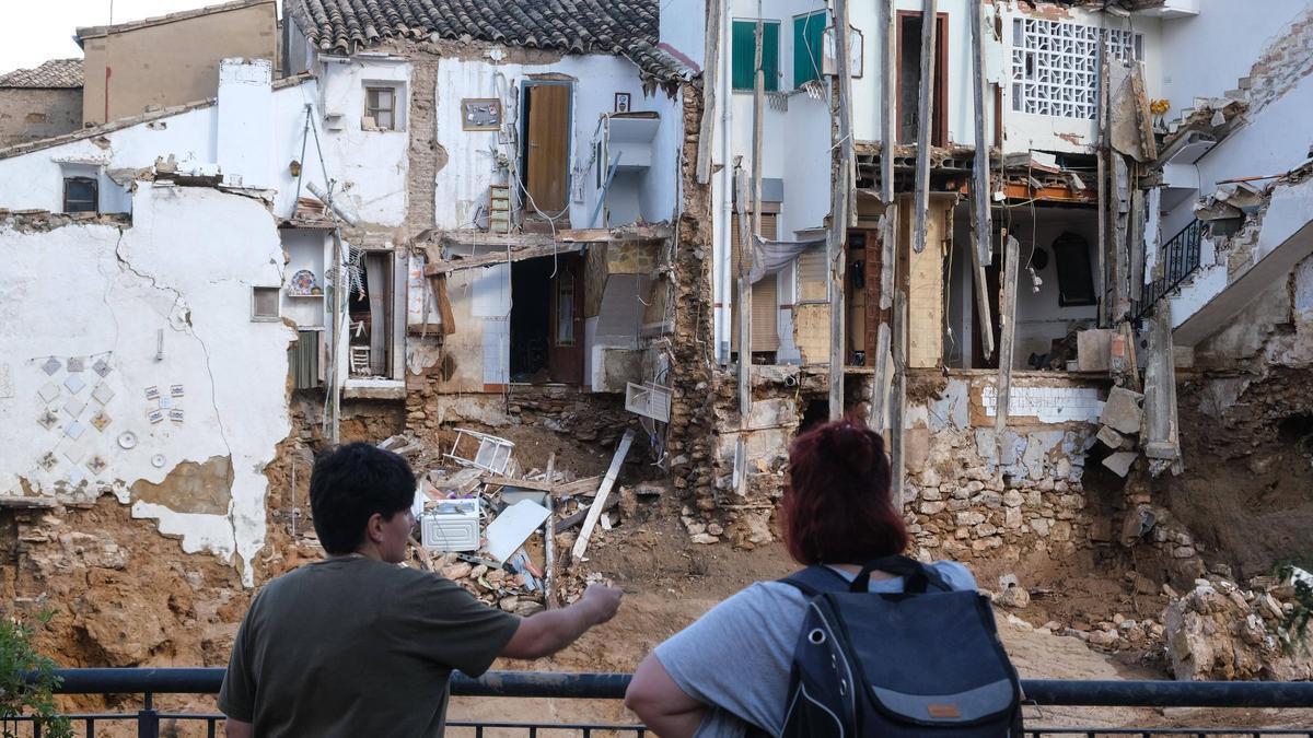 Daños en dos viviendas de Chiva por el paso de la riada.