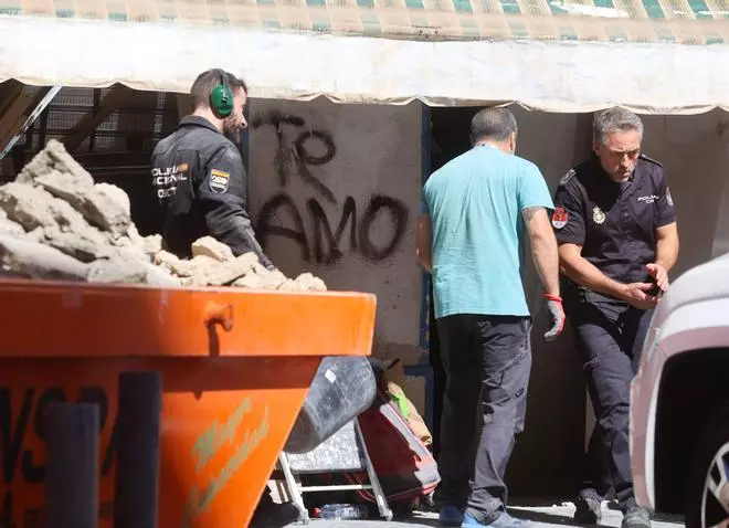 GALERÍA: Buscan el cadáver de una mujer desaparecida en un bajo en Campanar