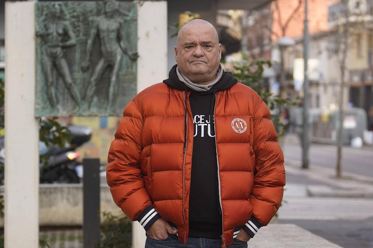 Jordi Linares té 57 anys i ha fet de taxista durant dues dècades