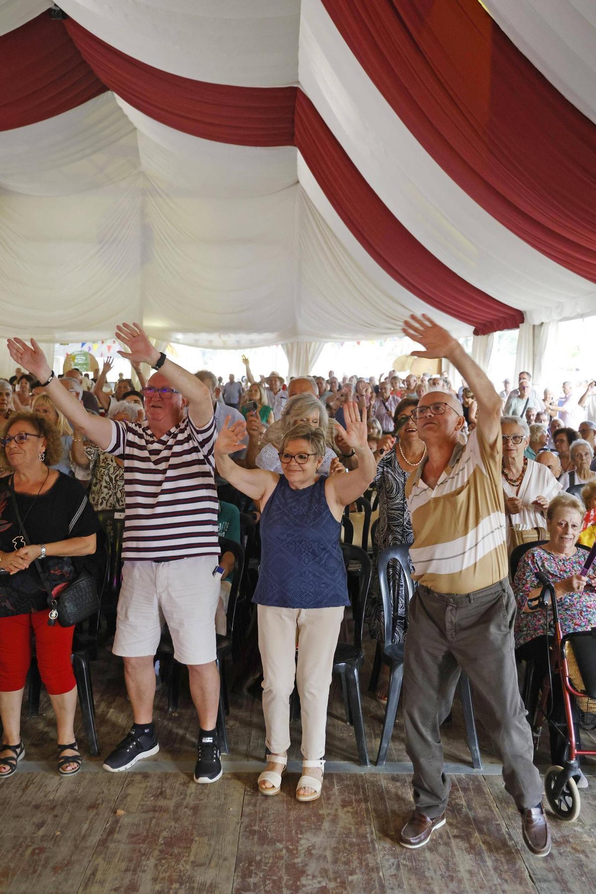 Les imatges de l'Orquestra Maravella a la Festa Major de Caldes de Malavella
