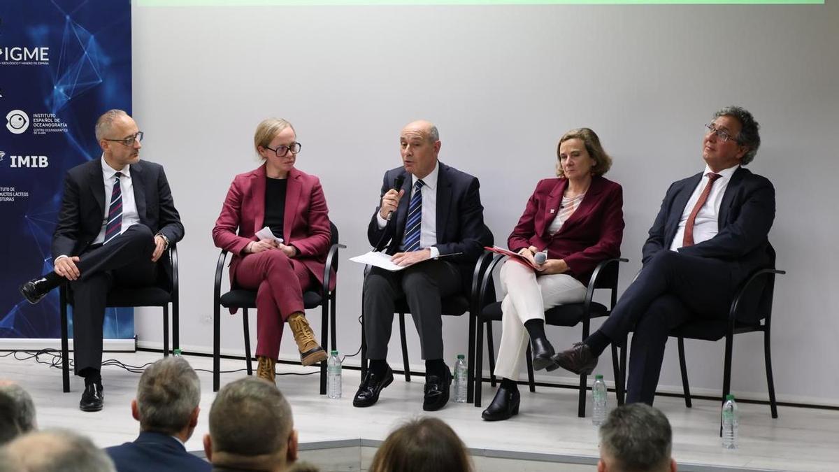 Carlos López, Mónica Barrero, Juan José Fernández, Rosa María Mateos y José Manuel Embil.