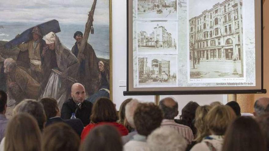 Juan Carlos Aparicio Vega, durante la conferencia de ayer en el Bellas Artes.