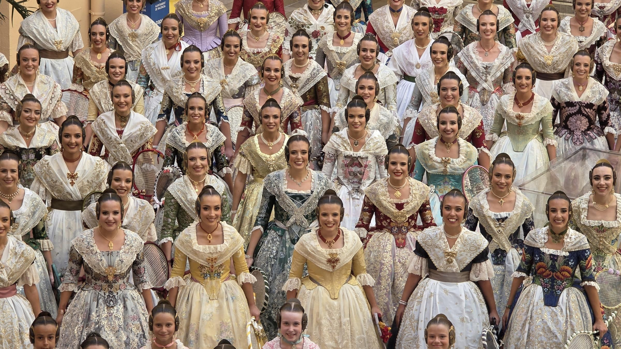 Las candidatas a Fallera Mayor de València 2026 se estrenan en la Batalla de Flores