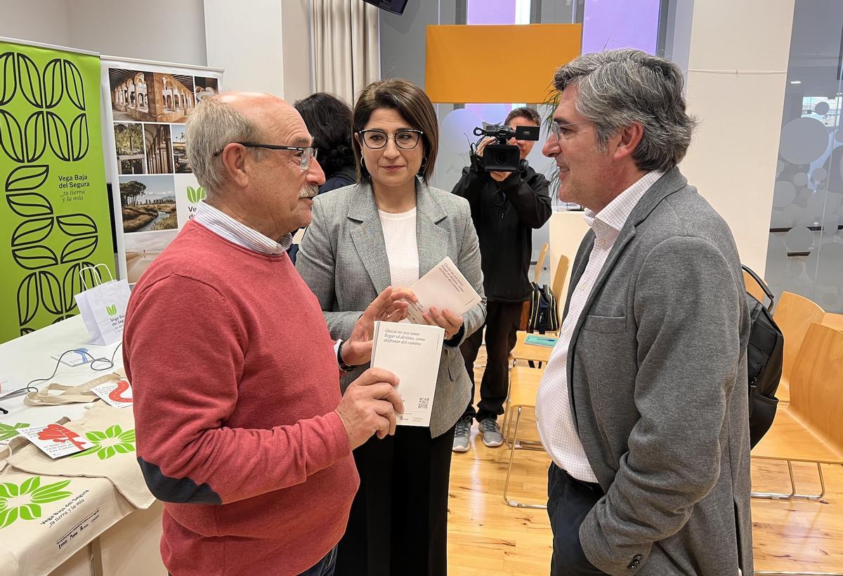 Un momento de la presentación del material promocional en Rojales