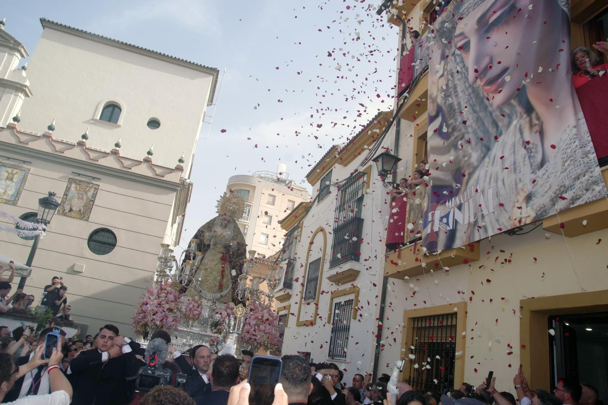 La procesión de la Virgen de la Trinidad este sábado, en imágenes
