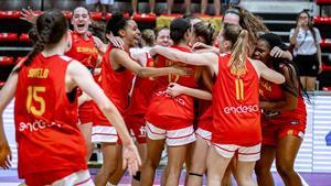 Las jugadoras celebrando el bronce sub-18