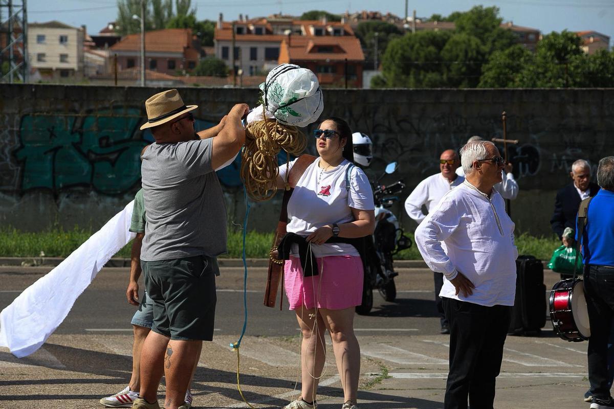 GALERÍA | Encuentro de pendones en las calles de Zamora