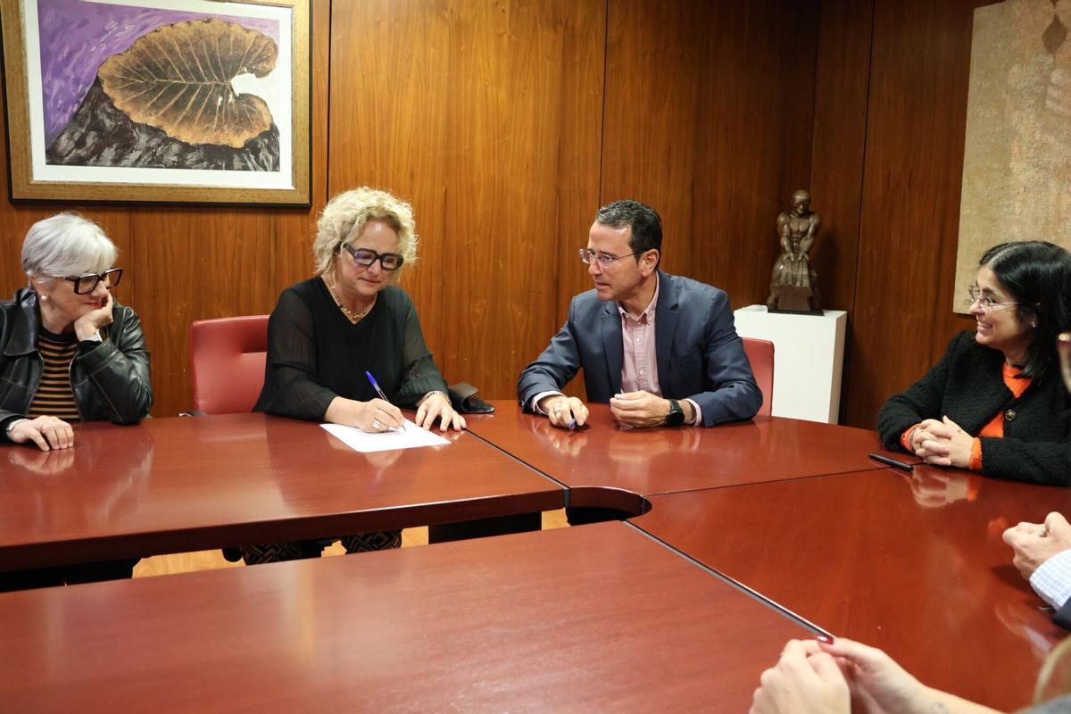 Toma de posesión de Rita Hernández Alemán como vicesecretaria del pleno.