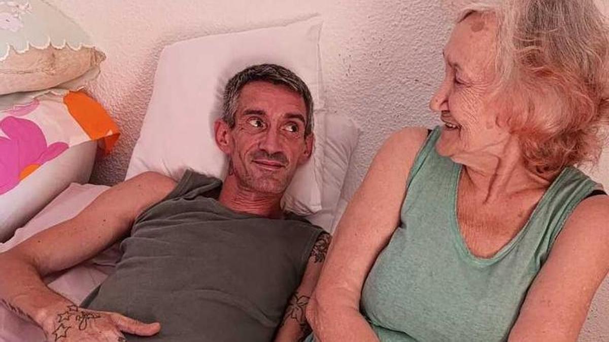La vecina de Paiporta y su familia desalojados por el incendio de Almería regresarán de los últimos a su casa