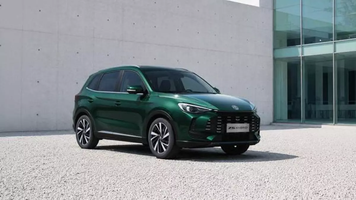 El MG ZS mejora el sistema Hybrid+ y suma más equipamiento, desde solo 14.990 euros