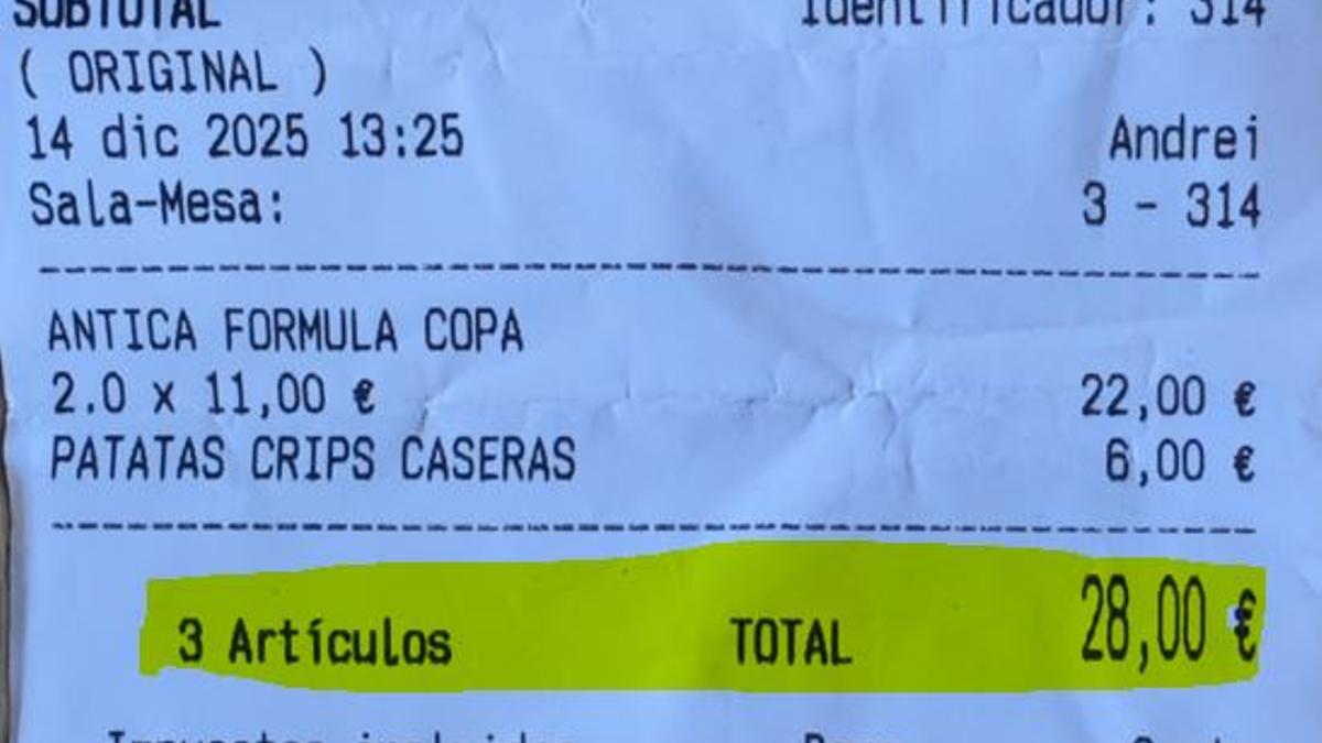 Detalle de la cuenta del bar de es Canar este domingo