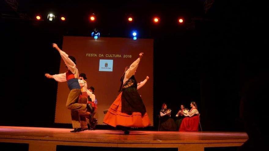 Unha actuación na Gala da Cultura do ano pasado en Cangas. // G.N.