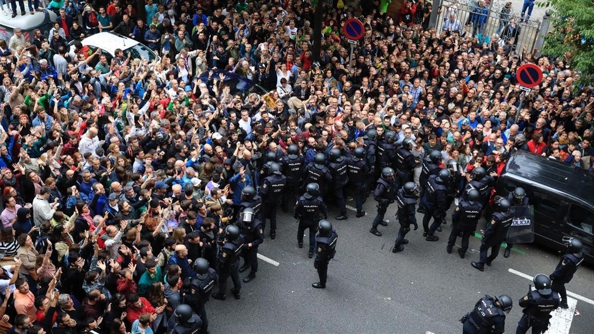 abertran40366032 barcelona 01 09 2017 referendum 1 o policia nacional en la e181217102058