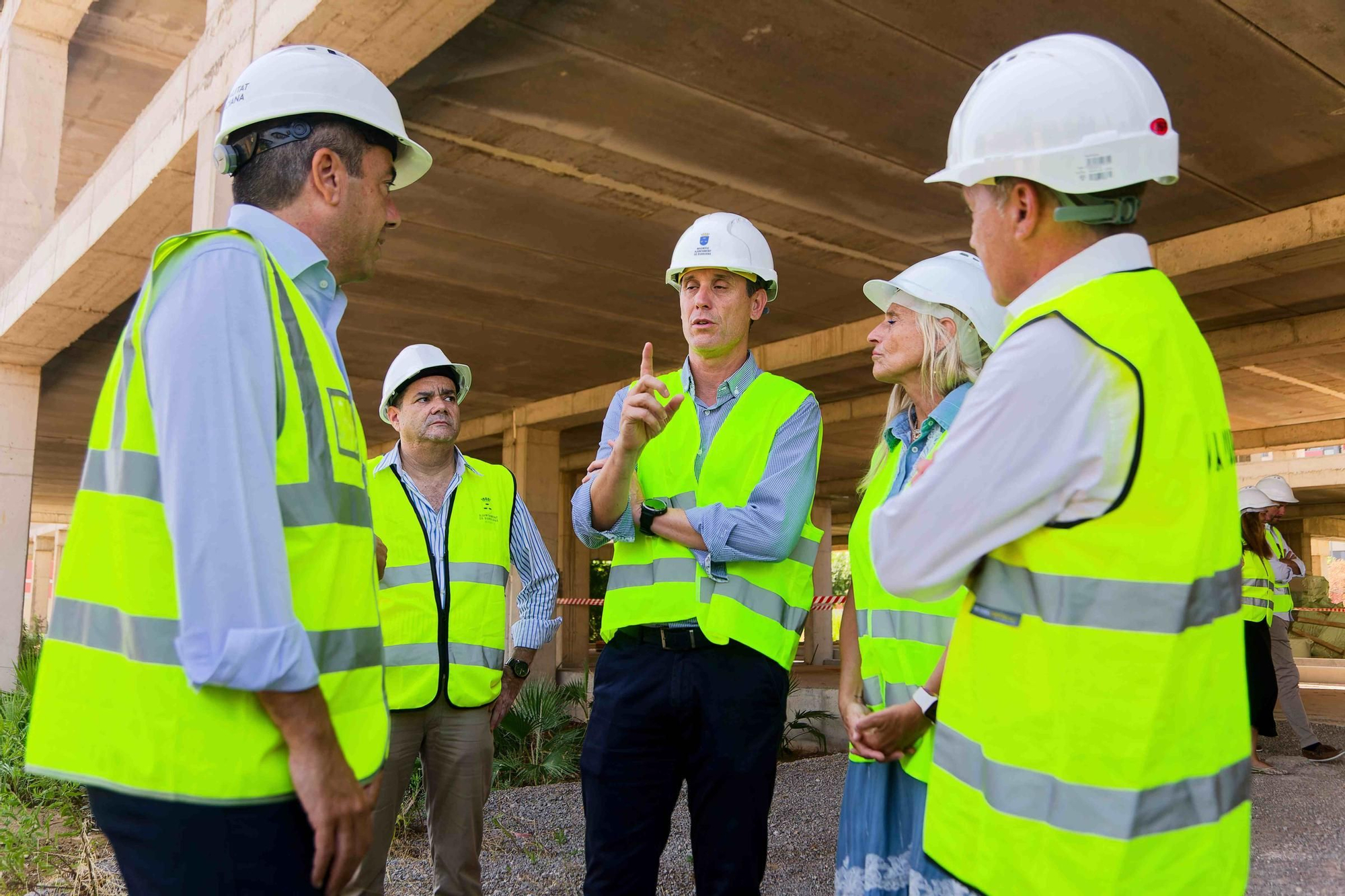 Visita de Mazón al futuro IES Jaume I de Burriana