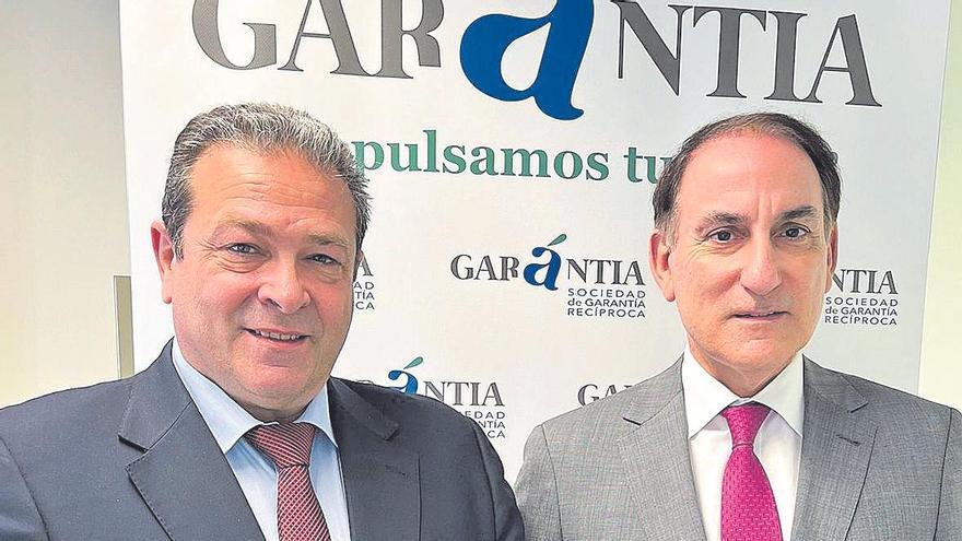 Antonio Vega (izda.) y Javier González de Lara, director gral. y presidente de Garántia