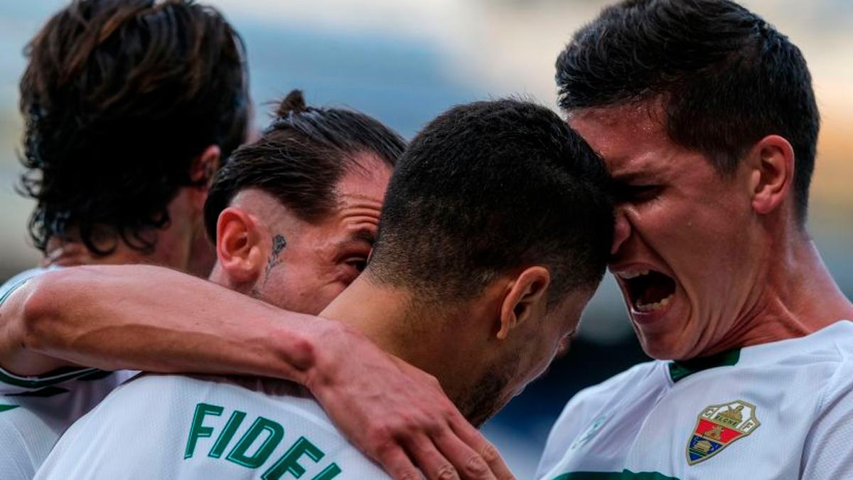 Resumen y goles del Cádiz - Elche (1-3) partido de la jornada 37.