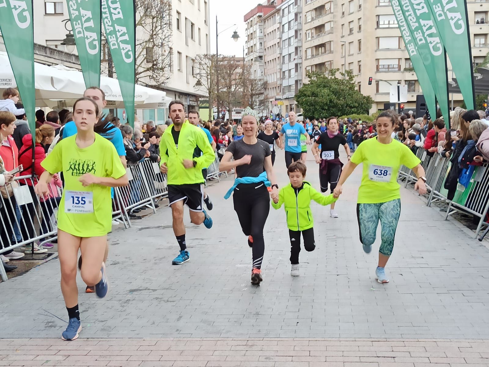 Casi 1.500 participantes disputan la carrera de Fin de Año de Pola de Siero