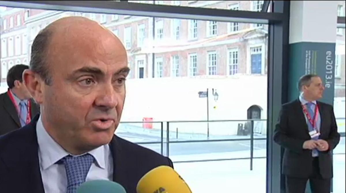 Guindos ha arribat aquest divendres a la reunió de l’Eurogrup que se celebra de forma extraordinària a Dublín.