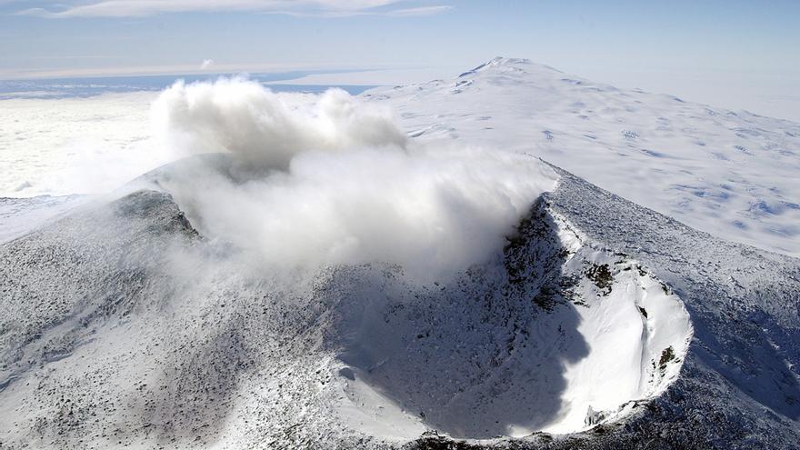 ¿Podrían reactivarse los volcanes de la Antártida? Esto es lo que sucedería