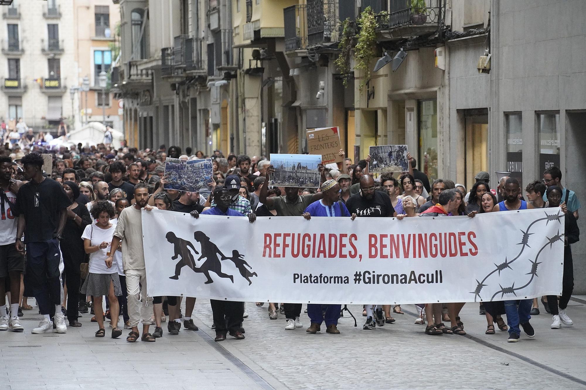 Manifestació a Girona contra la mort de migrants a la tanca de Melilla