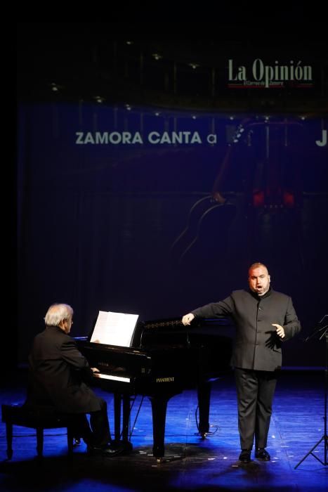 Zamora canta a Joaquín Díaz