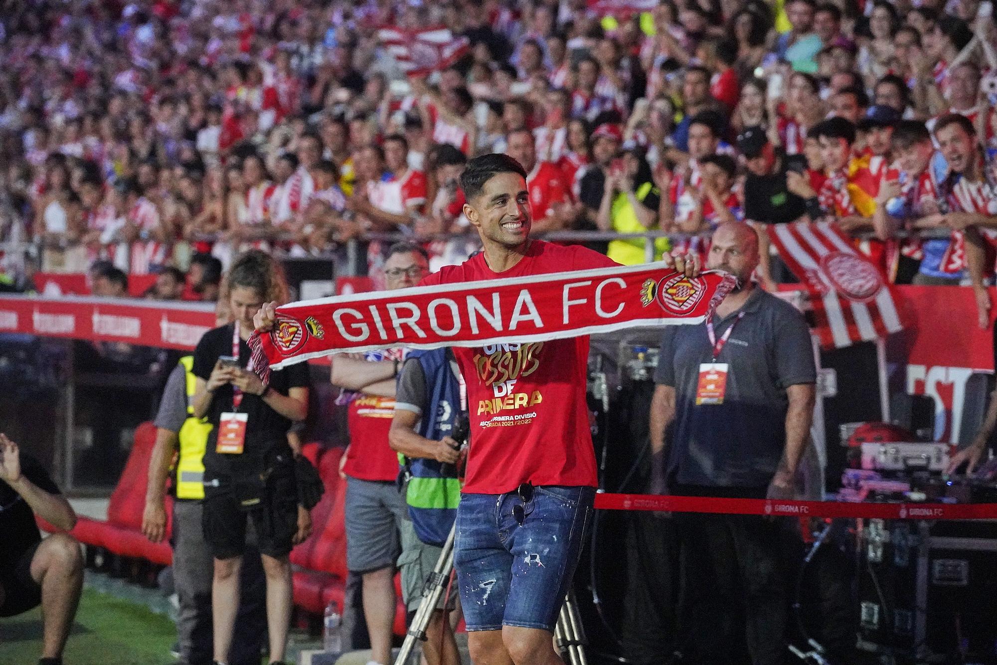 Les millors imatges de la rua de celebració del Girona i el Bàsquet Girona