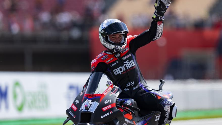 Aleix Espargaró se luce tras anunciar su retirada y logra la &#039;pole position&#039; en MotoGP