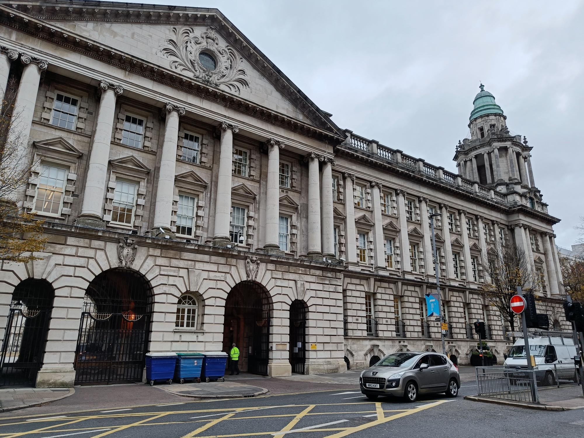 En imágenes: Música, comida y fiesta para derribar el muro de Belfast