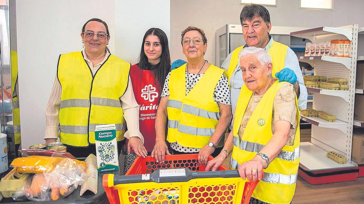 Voluntarios veteranos de A Coruña en Cáritas