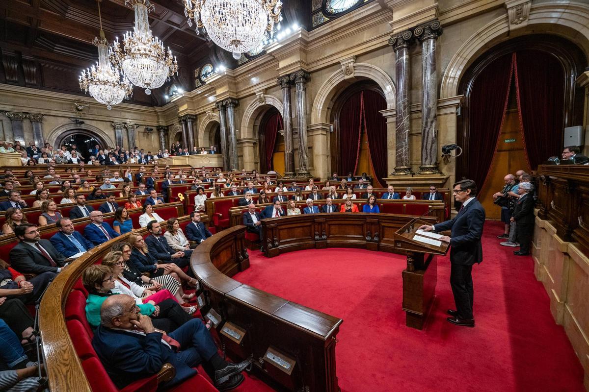 Pleno en el Parlament para la investidura de Salvador Illa