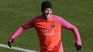 jcarmengol36753892 fc barcelona s neymar laughs during a training session at th170104174232