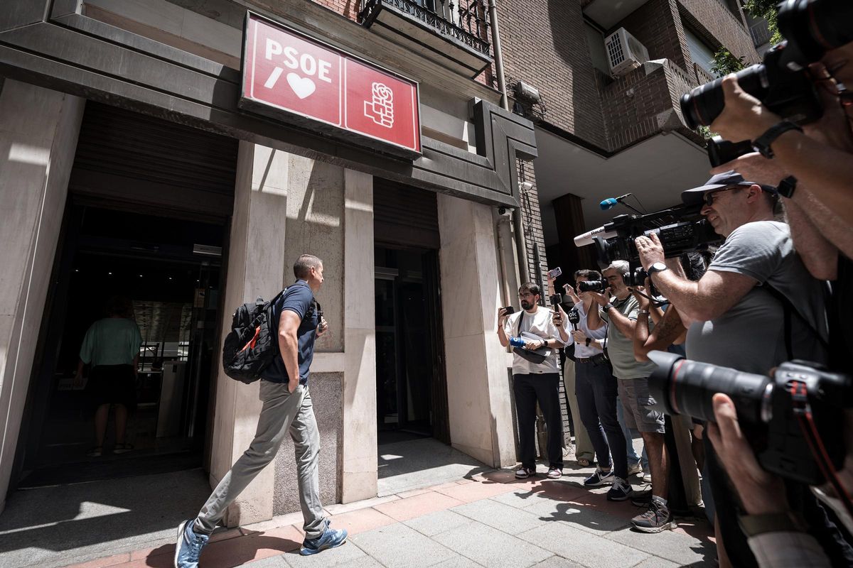 Agentes de la UCO clonan el correo de Santos Cerdán en Ferraz