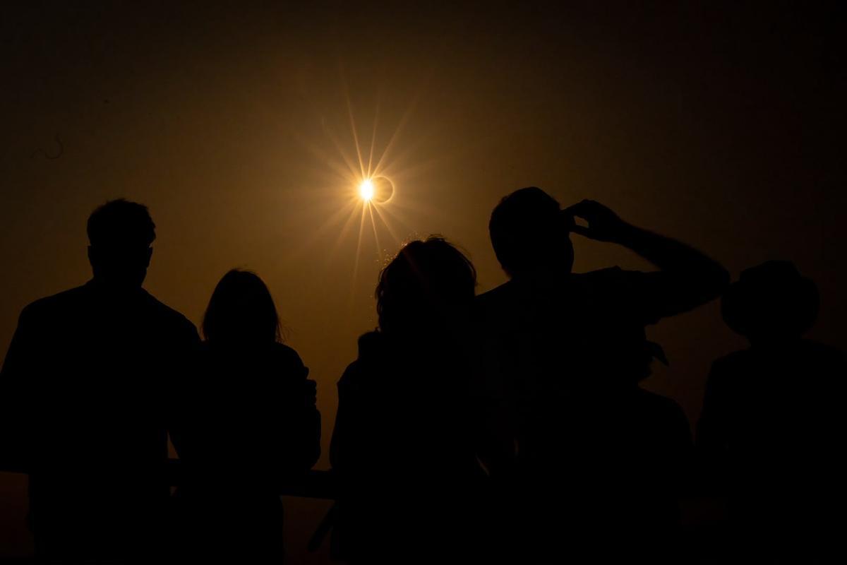 Un momento de la observación del eclipse total en el observatorio de Javalambre.
