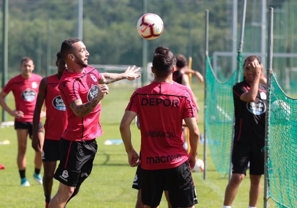 David Simón, Bóveda, Albentosa, Saúl, Mosquera, Edu Expósito, Álex Bergantiños, Pedro Sánchez, Borja Valle y Quique González rebajaron la intensidad en la sesión en Abegondo.