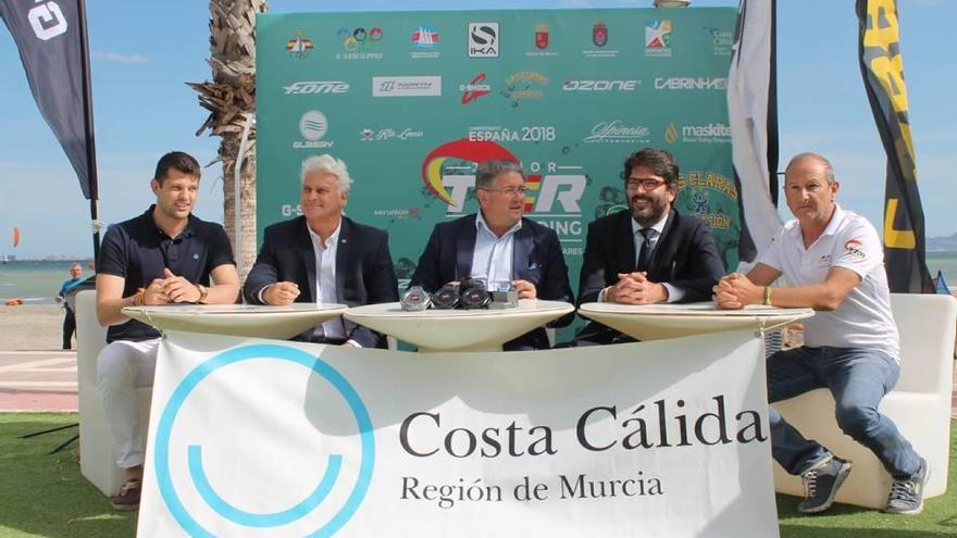El Campeonato de España de kitesurf, este fin de semana en Los Alcázares
