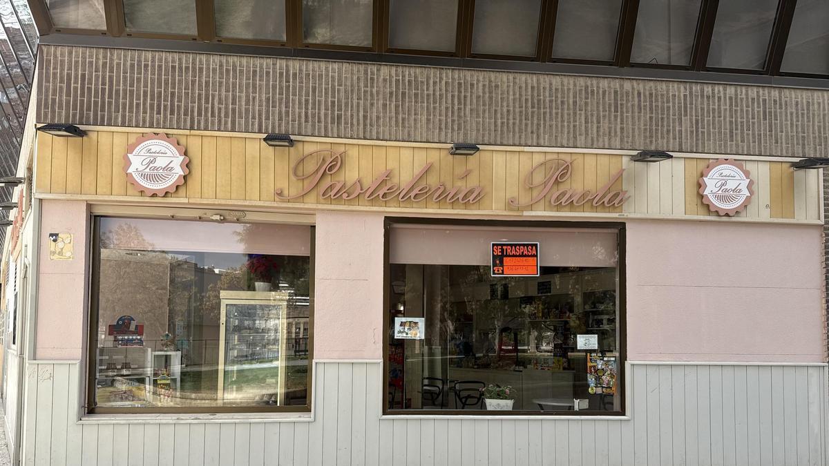 Fachada de la pastelería-panadería Paola