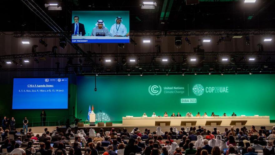 Sultan Ahmed al-Jaber, president de la COP28 i ministre d’Indústria dels Emirats Àrabs,  en una sessió  | ARXIU/MARTIN DIVISEK/EFE