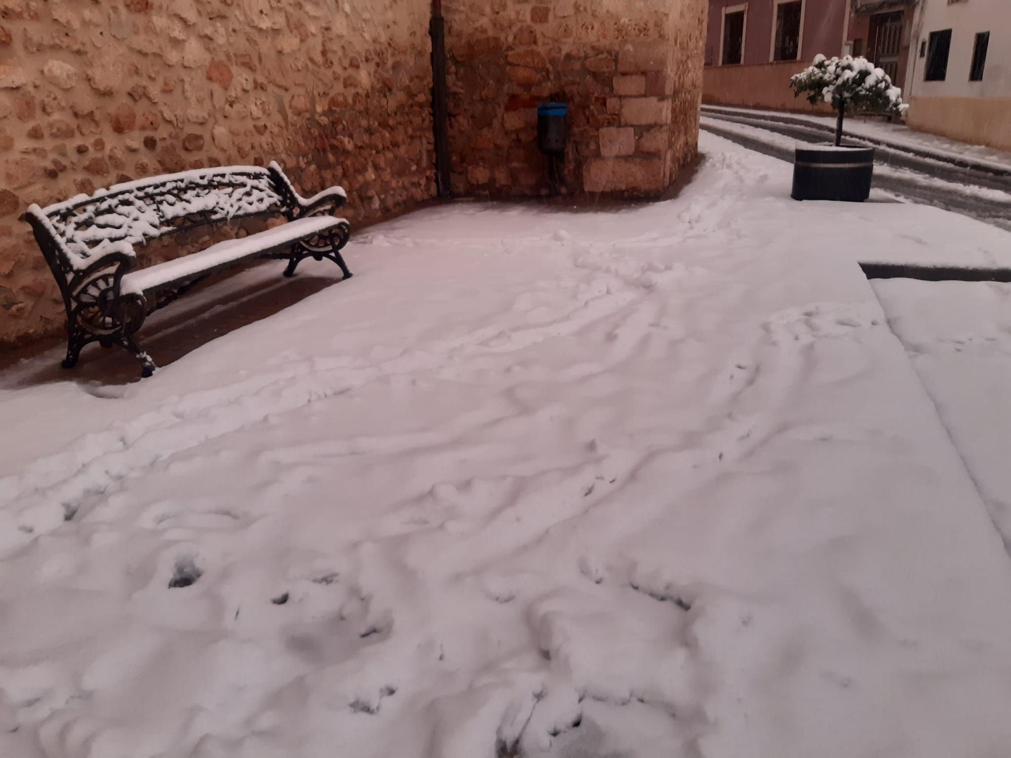 La nieve cubre Caudete de las Fuentes