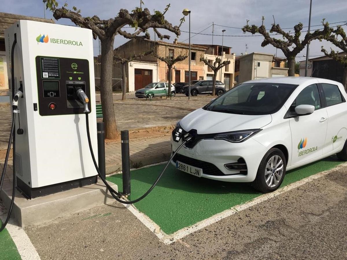 Punto de recarga rápida de Iberdrola en Sant Mateu